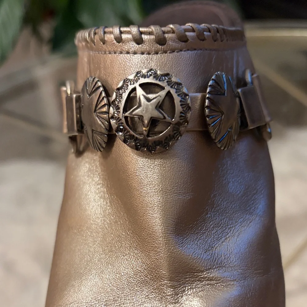Donald J. Pliner Silver Leather Mules with Star Accents - Picture 8 of 9